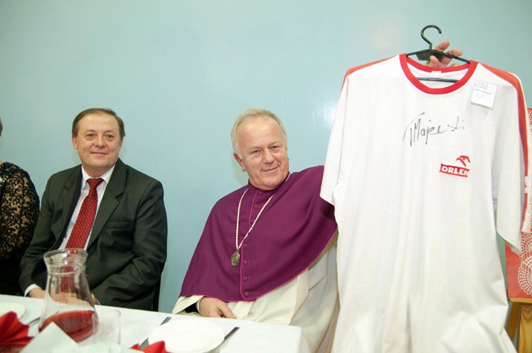 Bal Charytatywny dla Karolinki Cisło z Malinia. Zabawa, kwesta, licytacje