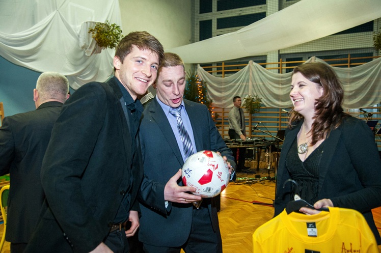 Bal Charytatywny dla Karolinki Cisło z Malinia. Zabawa, kwesta, licytacje