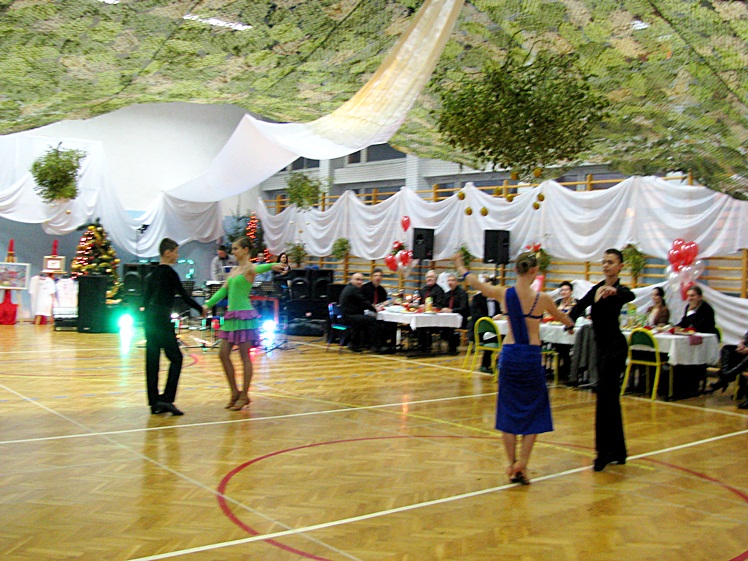 Bal Charytatywny dla Karolinki Cisło z Malinia. Zabawa, kwesta, licytacje