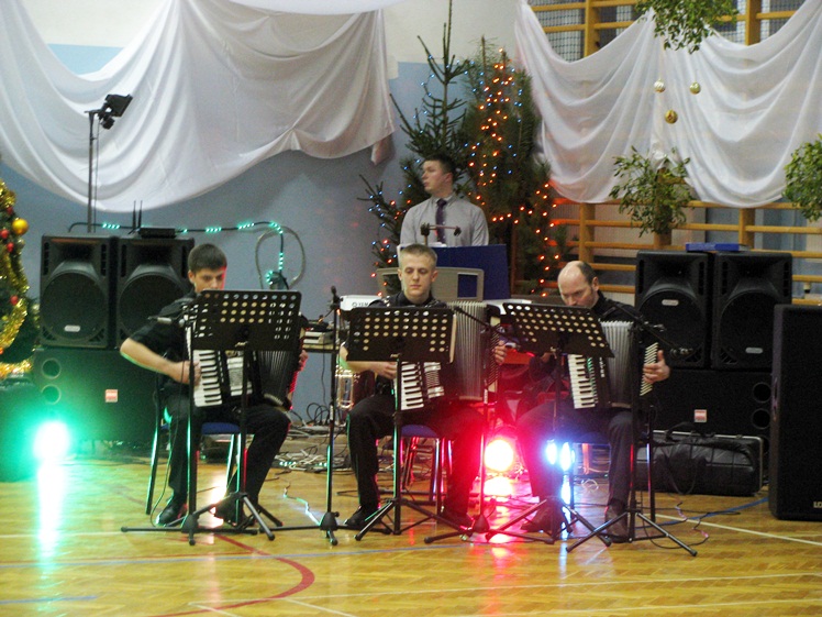 Bal Charytatywny dla Karolinki Cisło z Malinia. Zabawa, kwesta, licytacje