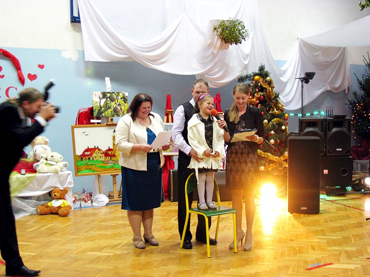 Bal Charytatywny dla Karolinki Cisło z Malinia. Zabawa, kwesta, licytacje