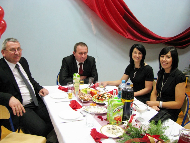 Bal Charytatywny dla Karolinki Cisło z Malinia. Zabawa, kwesta, licytacje