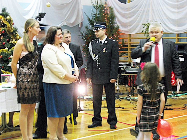 Bal Charytatywny dla Karolinki Cisło z Malinia. Zabawa, kwesta, licytacje