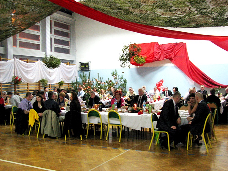 Bal Charytatywny dla Karolinki Cisło z Malinia. Zabawa, kwesta, licytacje