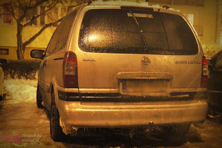Takiej gołoledzi nie było przez lata. Chodniki jak szklanka