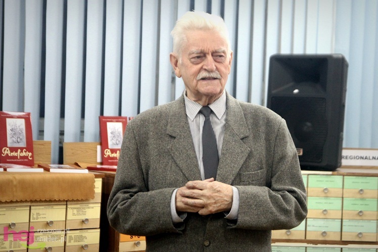 Pierwszy mielecki rocznik literacki ?Artefakty? wydany