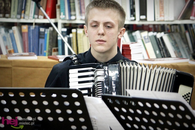 Pierwszy mielecki rocznik literacki ?Artefakty? wydany