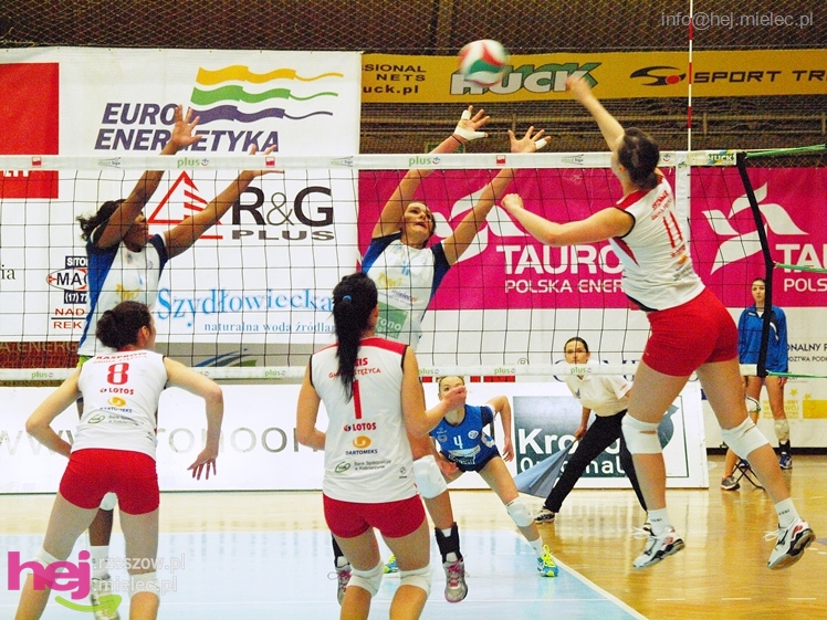 Siatkarki uległy Wieżycy 2011 Stężyca