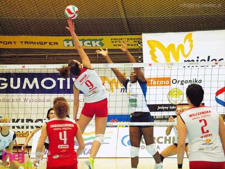 Siatkarki uległy Wieżycy 2011 Stężyca