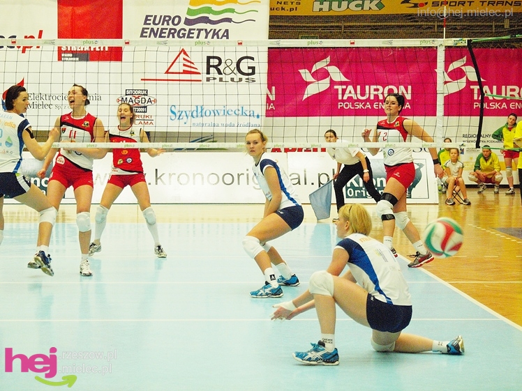 Siatkarki uległy Wieżycy 2011 Stężyca
