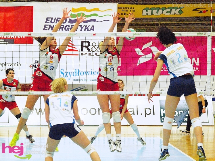 Siatkarki uległy Wieżycy 2011 Stężyca