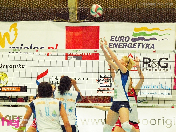 Siatkarki uległy Wieżycy 2011 Stężyca