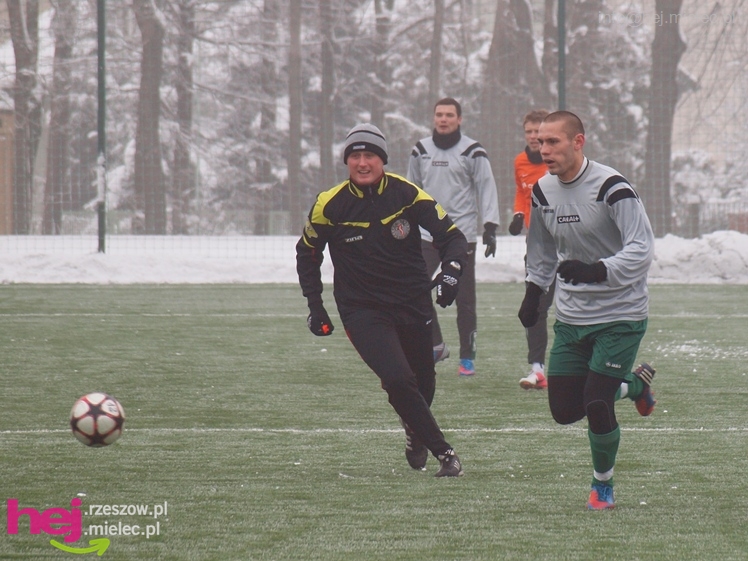 Stalowa Wola i Stróże towarzysko na Gryfie