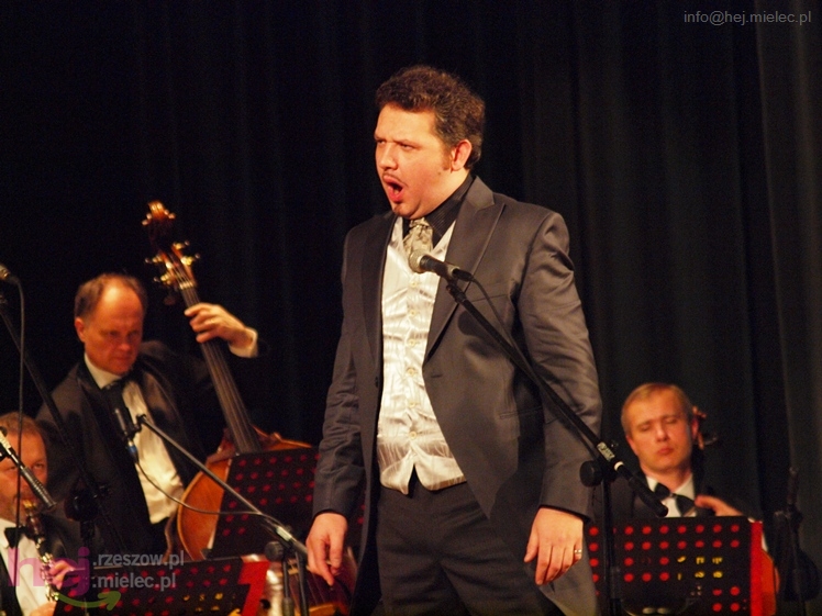 Wieczór z operetką, musicalem i humorem - Artur Jaroń zaprasza