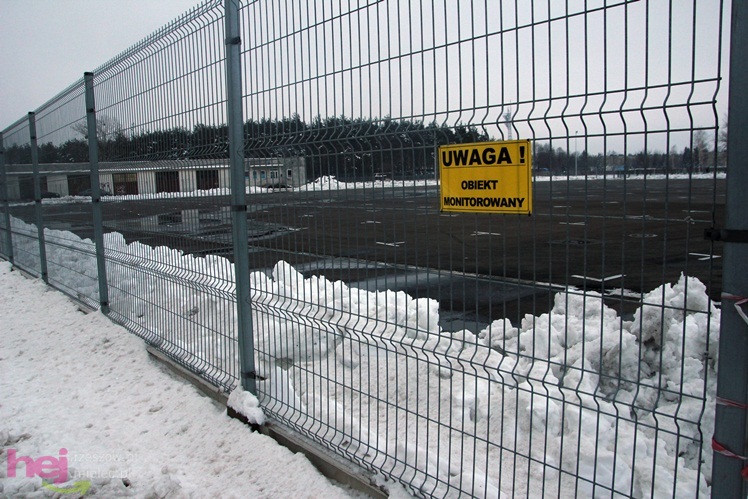 Nowy plac targowy czeka na handlujących