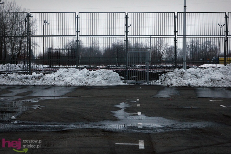 Nowy plac targowy czeka na handlujących