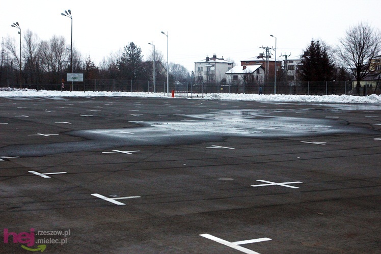 Nowy plac targowy czeka na handlujących