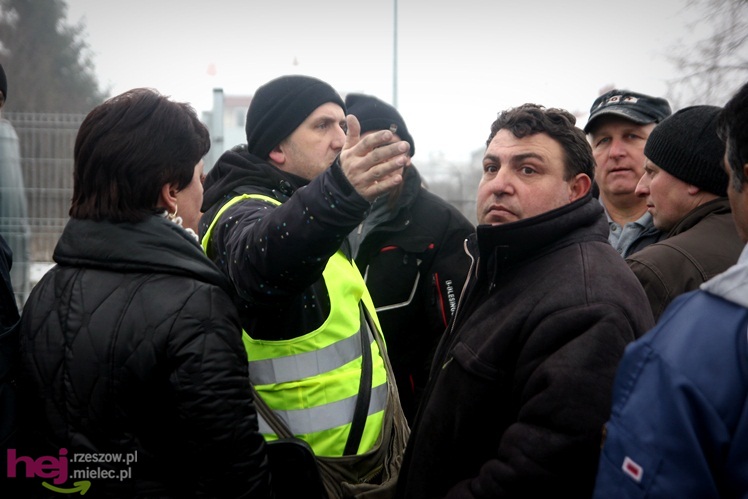 Bazar przeniesiony. Pierwszy dzień handlu na placu przy ul. Sportowej