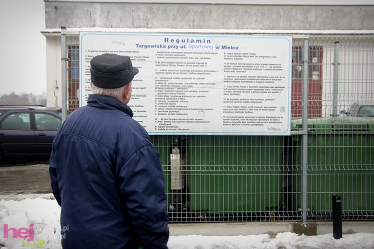 Bazar przeniesiony. Pierwszy dzień handlu na placu przy ul. Sportowej