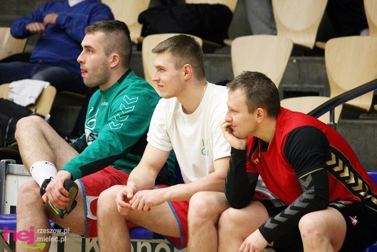 Mecz charytatywny dla Karolinki z Malinia - część I