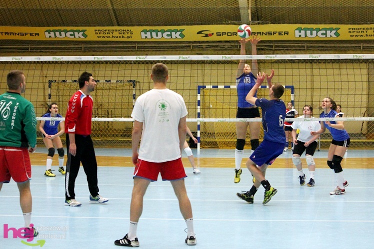 Mecz charytatywny dla Karolinki z Malinia - część I