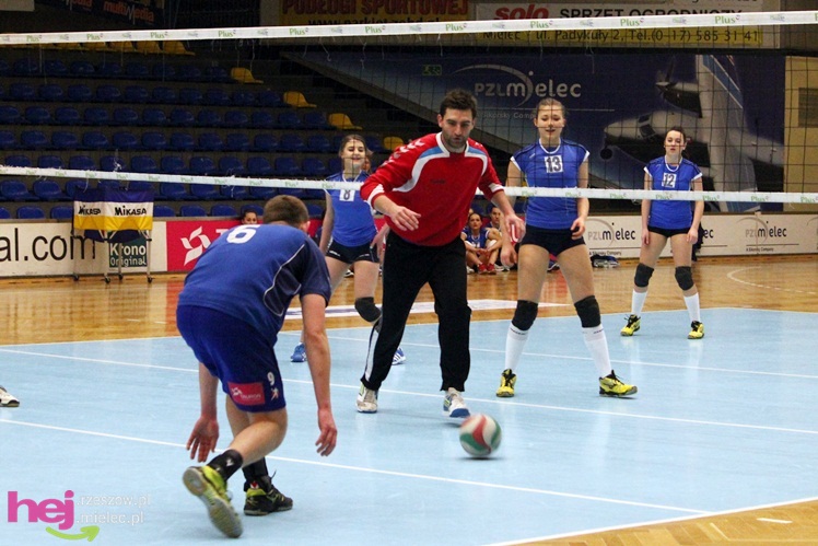 Mecz charytatywny dla Karolinki z Malinia - część I