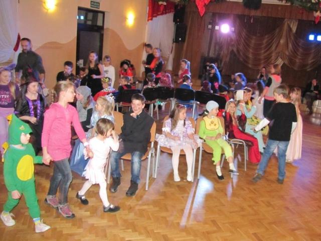 Dziecięcy karnawał  w Chorzelowie zakończony