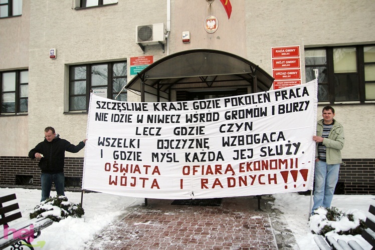 Wójt radnych nie przekonał. Szkoła w Rydzowie zlikwodowana nie będzie