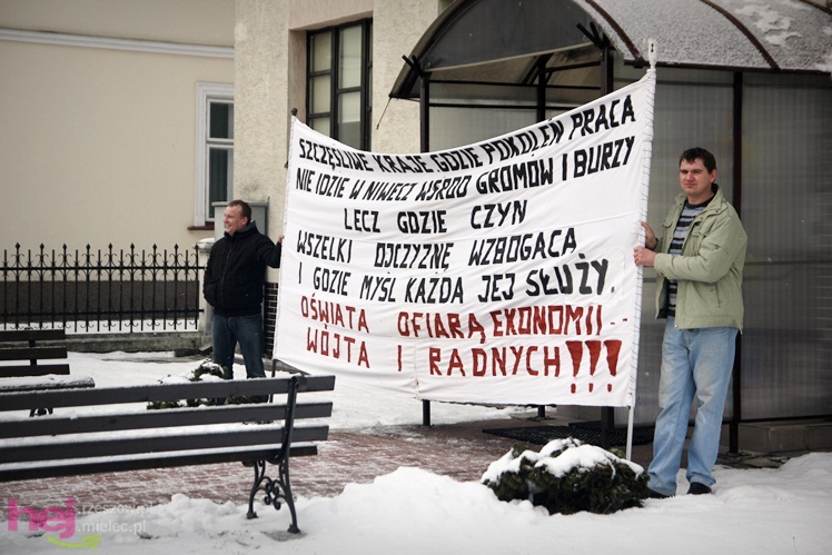 Wójt radnych nie przekonał. Szkoła w Rydzowie zlikwodowana nie będzie