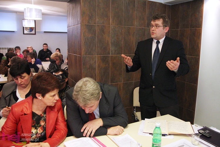 Wójt radnych nie przekonał. Szkoła w Rydzowie zlikwodowana nie będzie