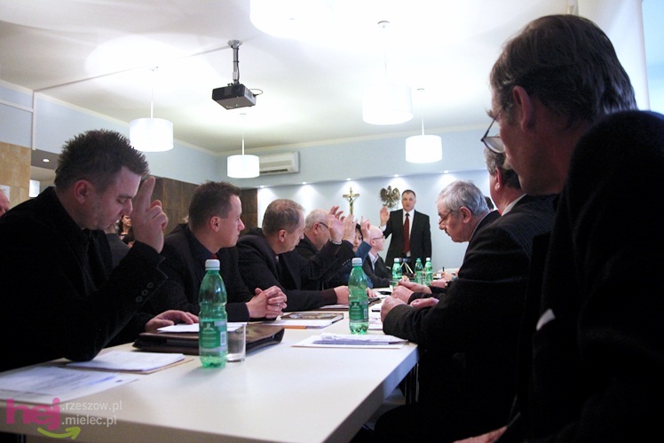 Wójt radnych nie przekonał. Szkoła w Rydzowie zlikwodowana nie będzie