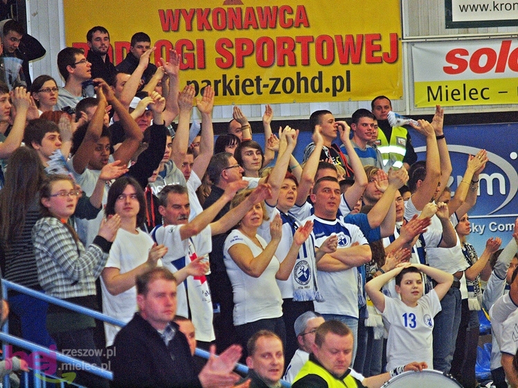 Spacerek z Miedzią Legnica. Spokojne i wysokie zwycięstwo Tauron Stali Mielec
