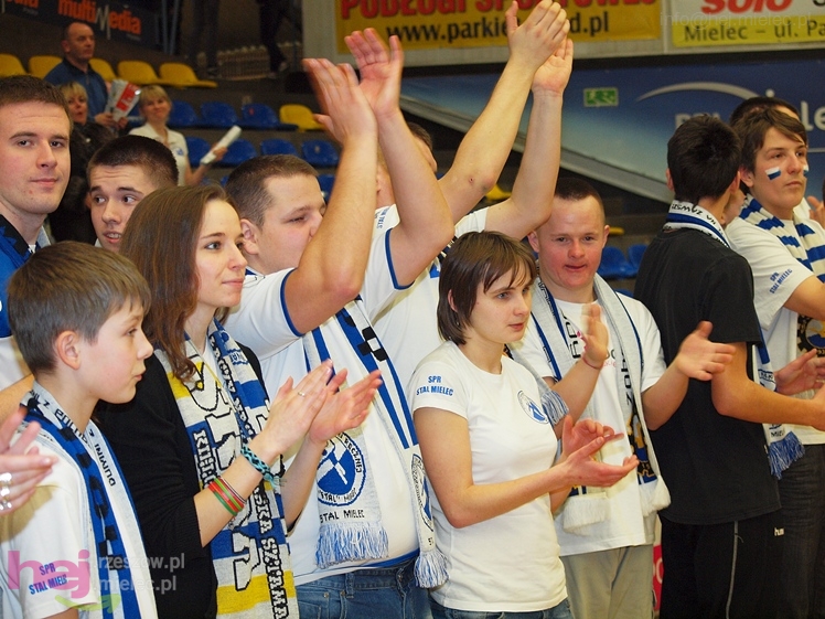 Spacerek z Miedzią Legnica. Spokojne i wysokie zwycięstwo Tauron Stali Mielec