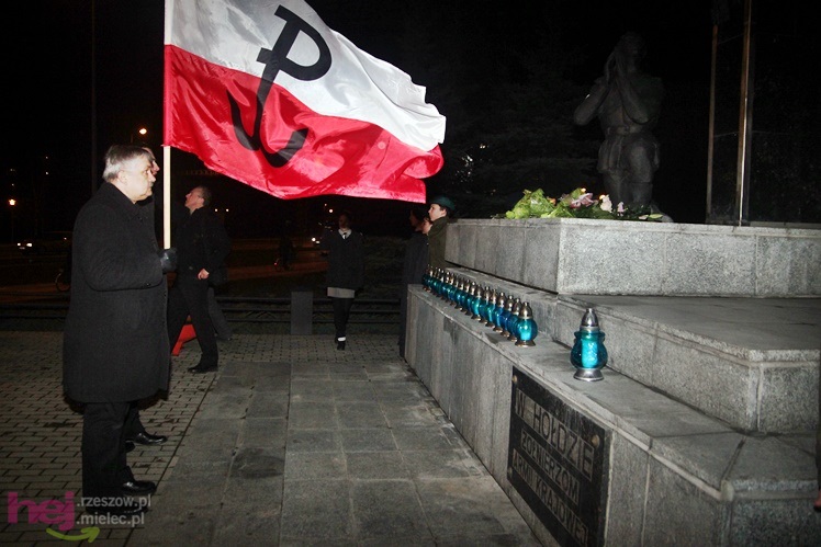 Apel ku pamięci Żołnierzy Wyklętych. Przy grobowcu Lisa