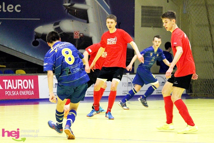 Mistrzostwa Polski U-16 w futsalu w Mielcu - DZIEŃ I