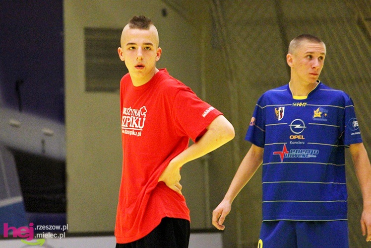 Mistrzostwa Polski U-16 w futsalu w Mielcu - DZIEŃ I