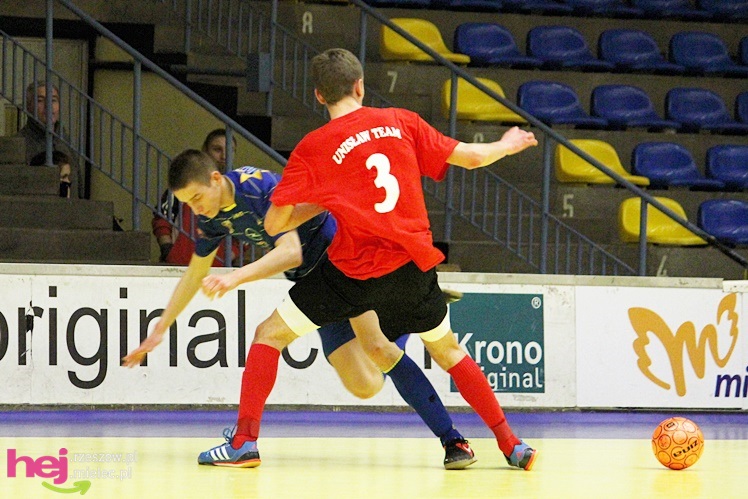 Mistrzostwa Polski U-16 w futsalu w Mielcu - DZIEŃ I