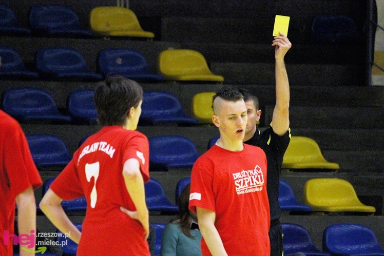 Mistrzostwa Polski U-16 w futsalu w Mielcu - DZIEŃ I