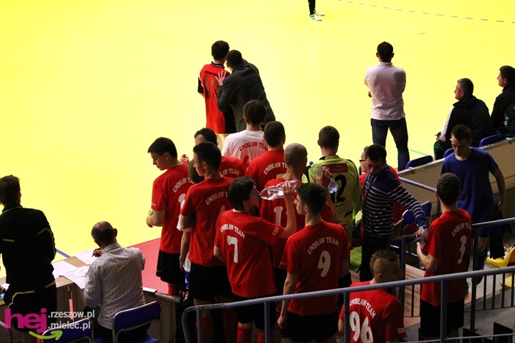 Mistrzostwa Polski U-16 w futsalu w Mielcu - DZIEŃ I