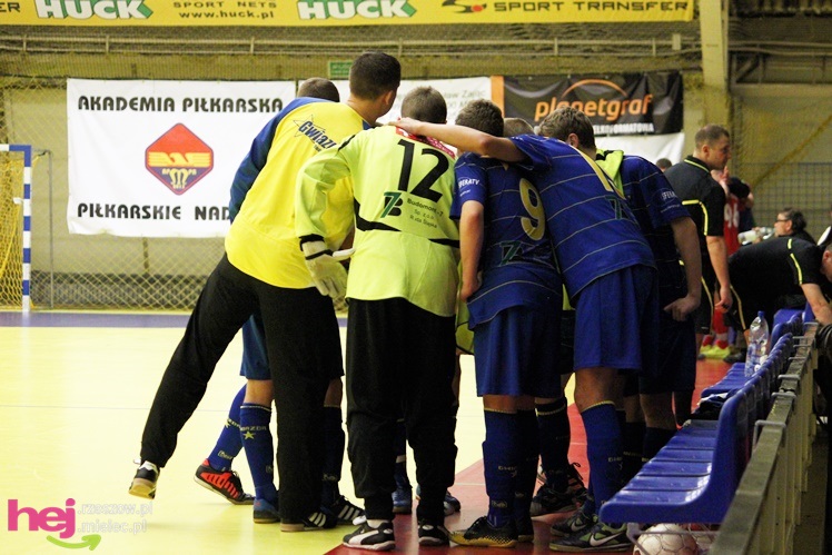 Mistrzostwa Polski U-16 w futsalu w Mielcu - DZIEŃ I