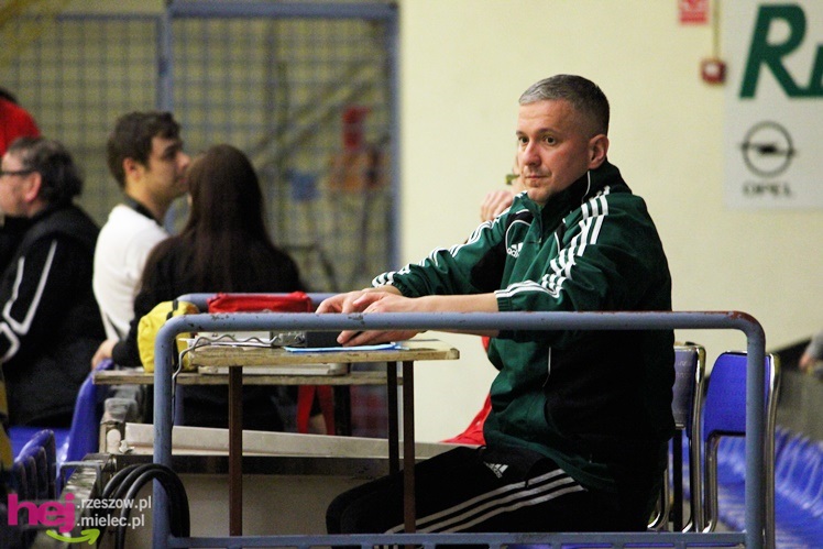 Mistrzostwa Polski U-16 w futsalu w Mielcu - DZIEŃ I
