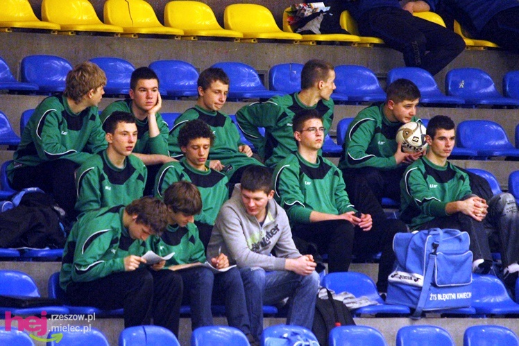 Mistrzostwa Polski U-16 w futsalu w Mielcu - DZIEŃ I