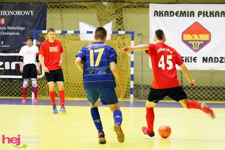 Mistrzostwa Polski U-16 w futsalu w Mielcu - DZIEŃ I
