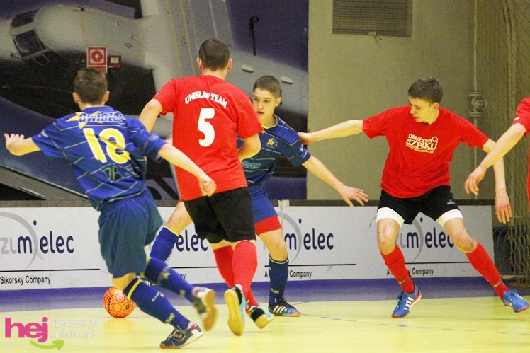 Mistrzostwa Polski U-16 w futsalu w Mielcu - DZIEŃ I