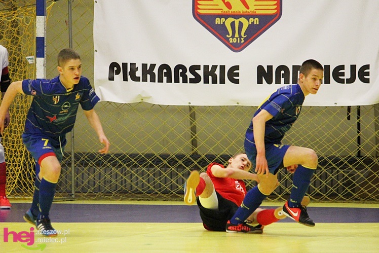 Mistrzostwa Polski U-16 w futsalu w Mielcu - DZIEŃ I