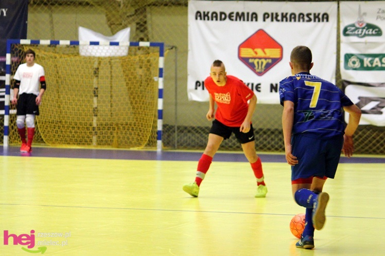 Mistrzostwa Polski U-16 w futsalu w Mielcu - DZIEŃ I
