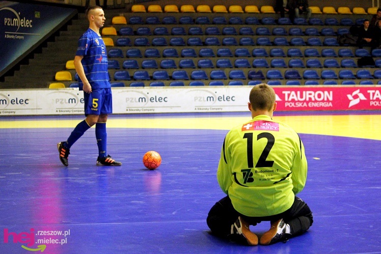Mistrzostwa Polski U-16 w futsalu w Mielcu - DZIEŃ I