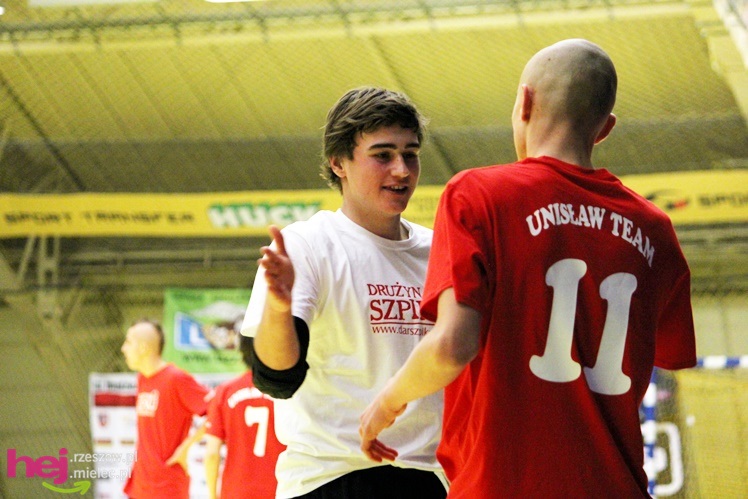 Mistrzostwa Polski U-16 w futsalu w Mielcu - DZIEŃ I