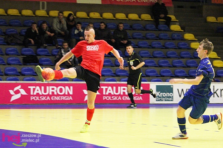 Mistrzostwa Polski U-16 w futsalu w Mielcu - DZIEŃ I