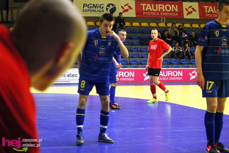 Mistrzostwa Polski U-16 w futsalu w Mielcu - DZIEŃ I